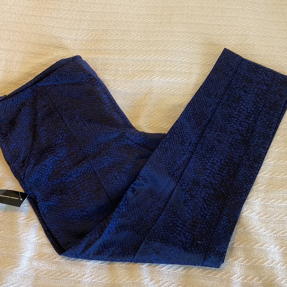 NWT 16 Inc pants International Concepts Snakeskin design navy blue and black pan